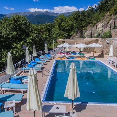 Nymfes Hotel Káto Loutrákion 외부 사진