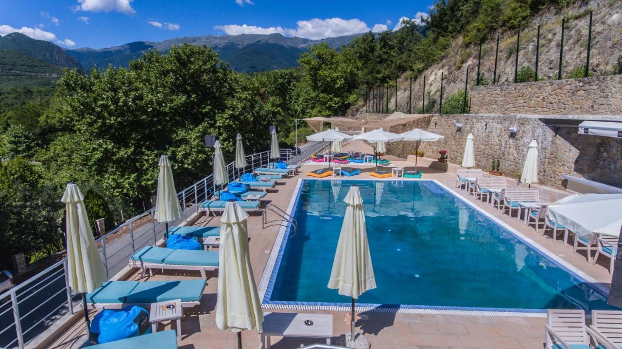 Nymfes Hotel Káto Loutrákion 외부 사진