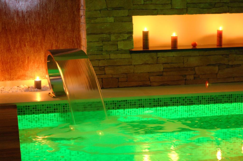 Nymfes Hotel Káto Loutrákion 외부 사진
