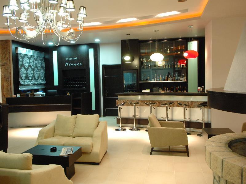 Nymfes Hotel Káto Loutrákion 외부 사진