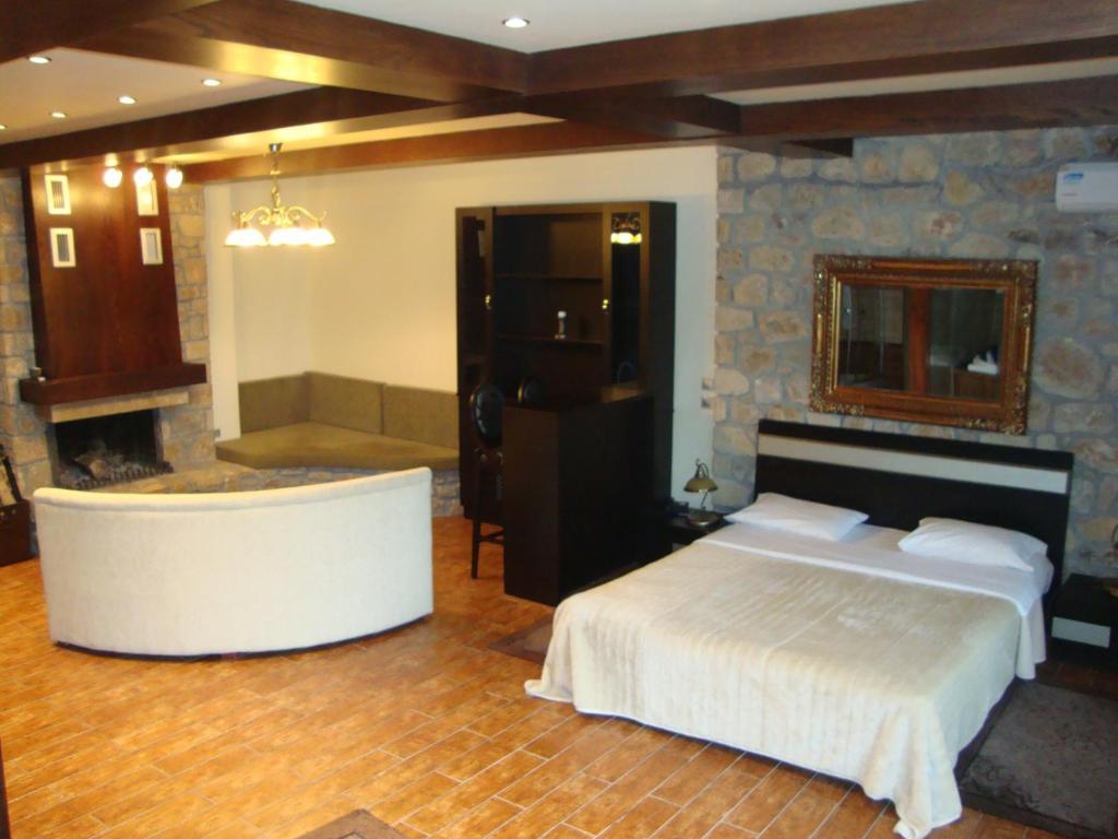 Nymfes Hotel Káto Loutrákion 객실 사진