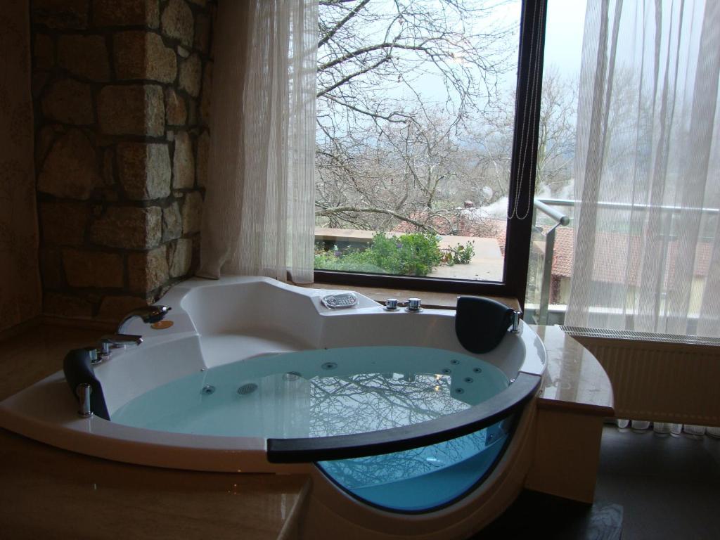 Nymfes Hotel Káto Loutrákion 객실 사진