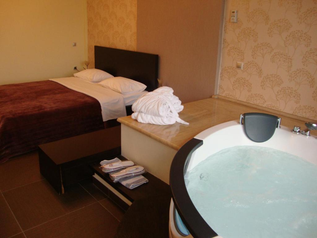 Nymfes Hotel Káto Loutrákion 객실 사진