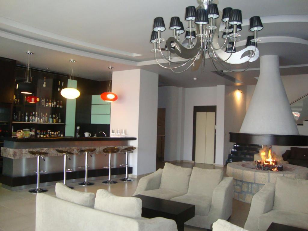 Nymfes Hotel Káto Loutrákion 외부 사진
