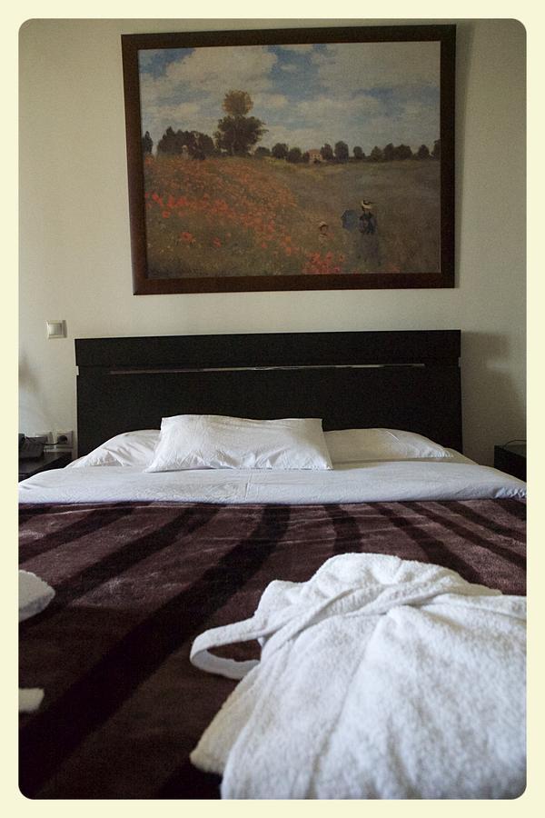 Nymfes Hotel Káto Loutrákion 외부 사진