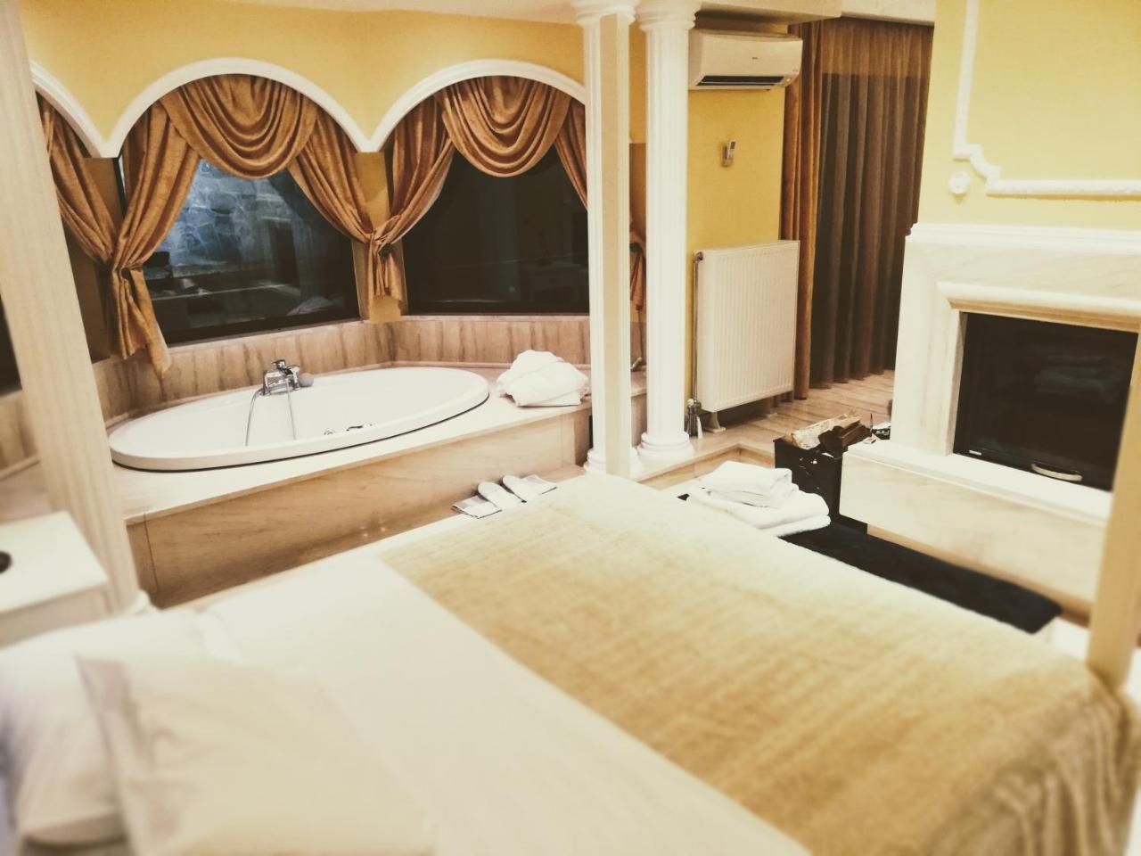 Nymfes Hotel Káto Loutrákion 외부 사진
